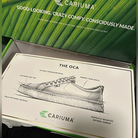 Cariuma Canvas Sneakers (9) - Picture 4 of 5